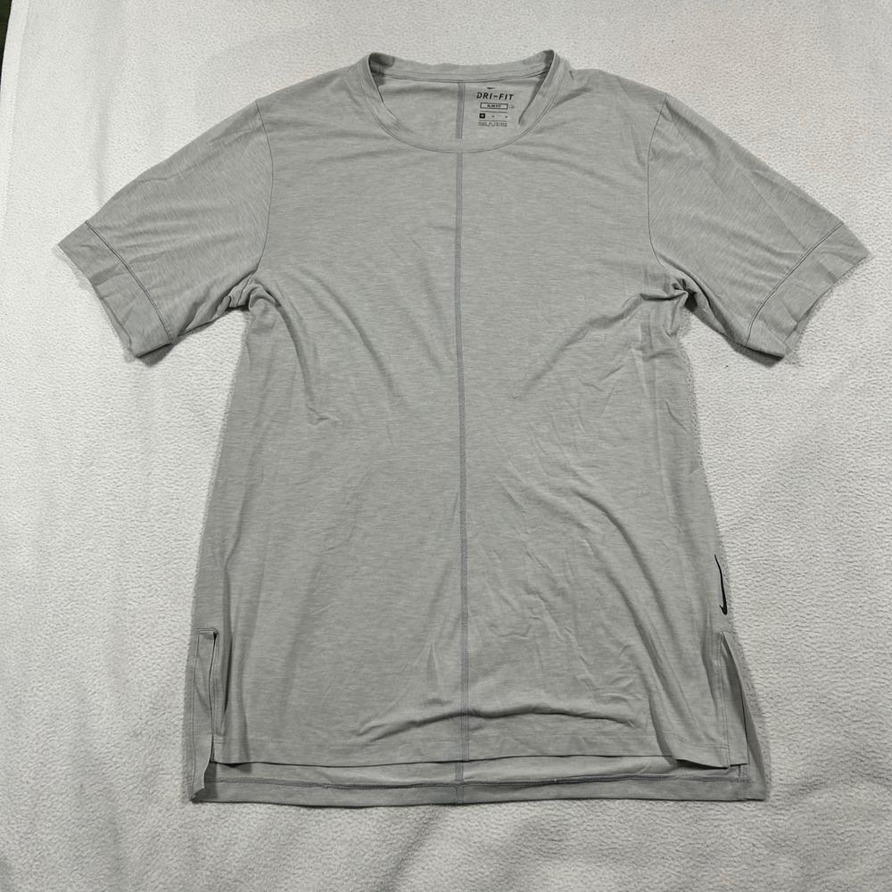 Nike Training Shirt Mens Medium Yoga Dri-FIT Slim Fit BV4034-010 Short Sleeve